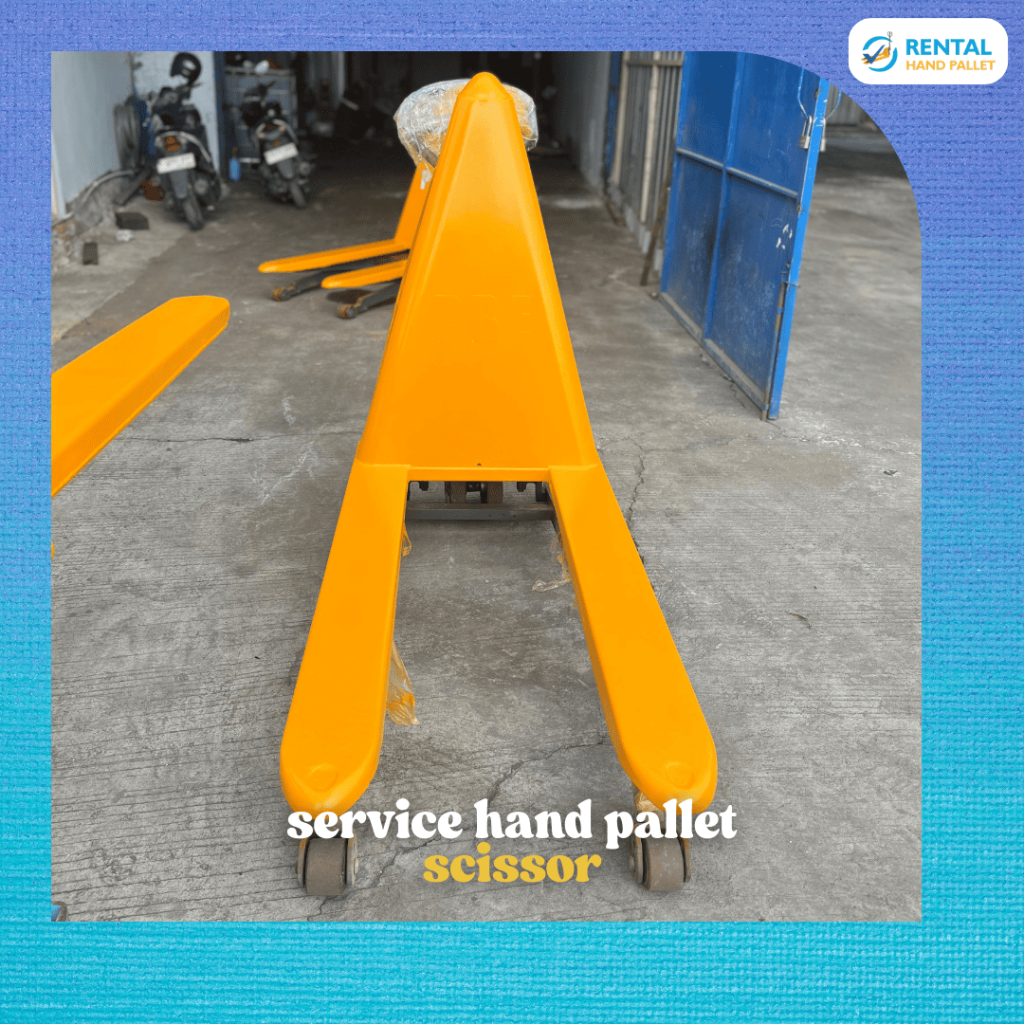 Service hand pallet scissor dengan penggantian roda baru karena roda sudah mengelupas.